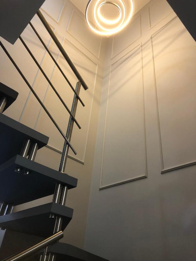 Sobrado Luxo A 600 Metros Da Apartamento
